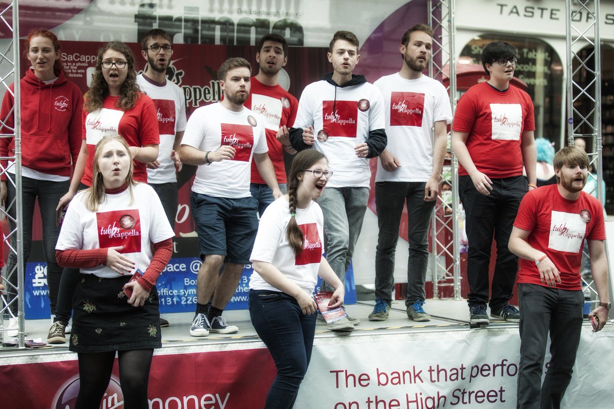weecharliesdad's tweet photo. @TUBBSacappella on the Royal Mile today https://t.co/pZ4wGz0jcc