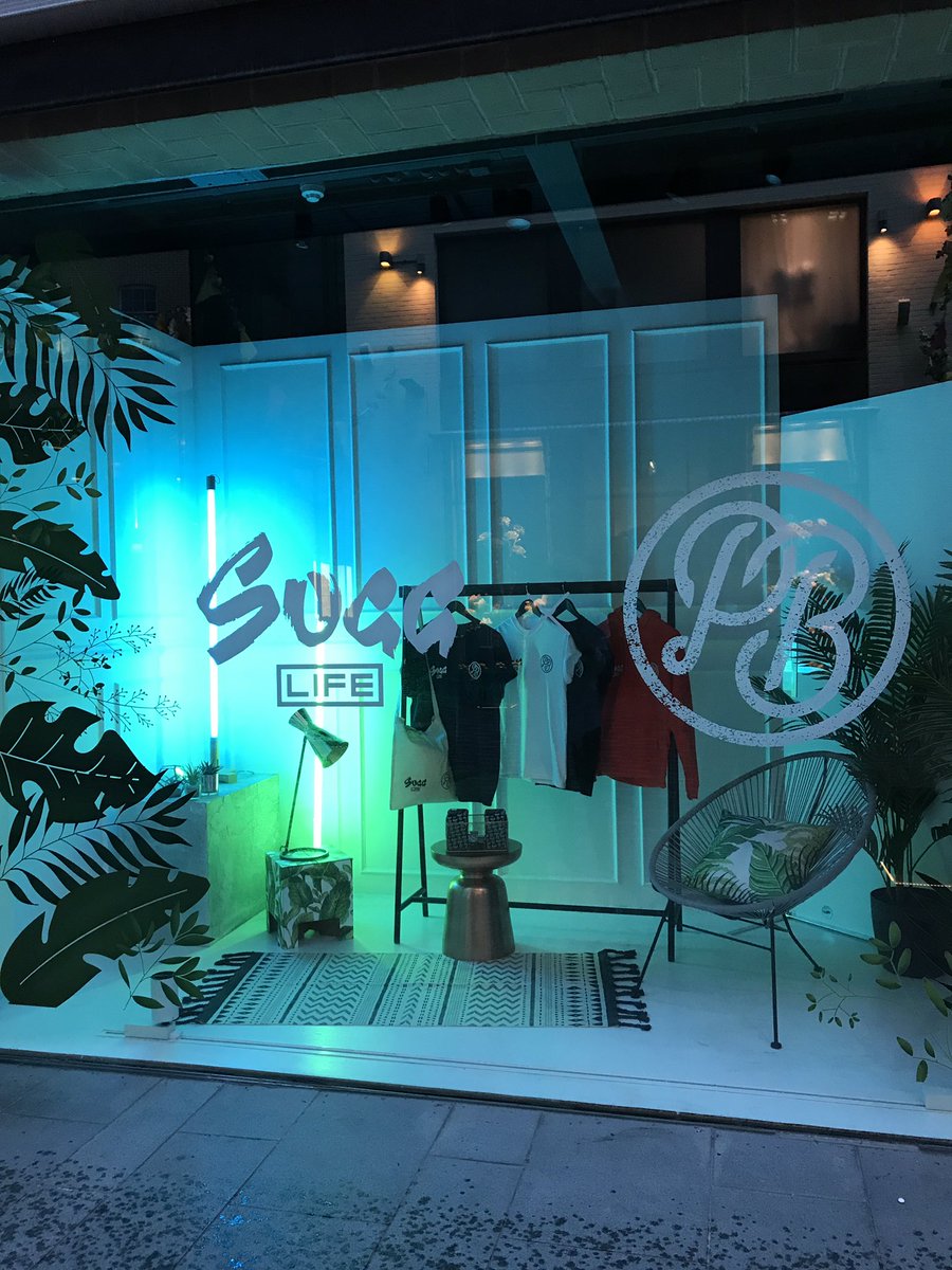 salthouseints's tweet photo. All ready for tomorrow #SLxPB @PBMerch @PointlessBlog @SuggLifeShop #setdesign #neons #styling https://t.co/240pw59VEZ