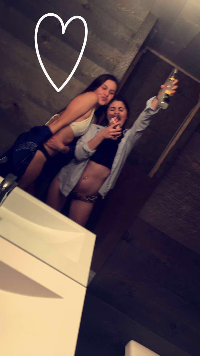 izzydippolito's tweet photo. Happy 18th you lil poopy❣️ love you sista can't wait for tonight💋have the bestest day raeeee⭐️🎉 @raegenmcginnis https://t.co/B4Xldk92TC