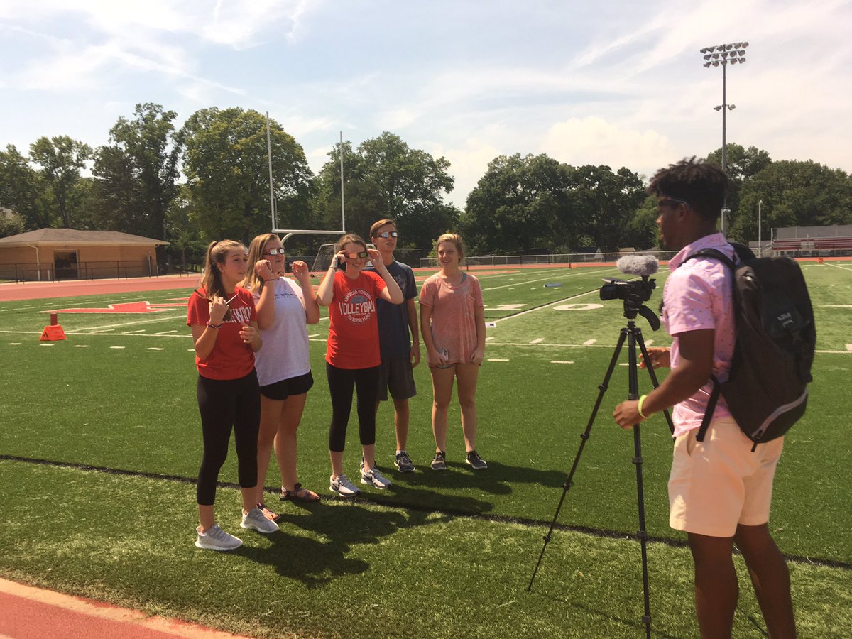 mrraimondo's tweet photo. A once in a lifetime event with my 6th period class #ksdeclipse https://t.co/yumGKmxbCN
