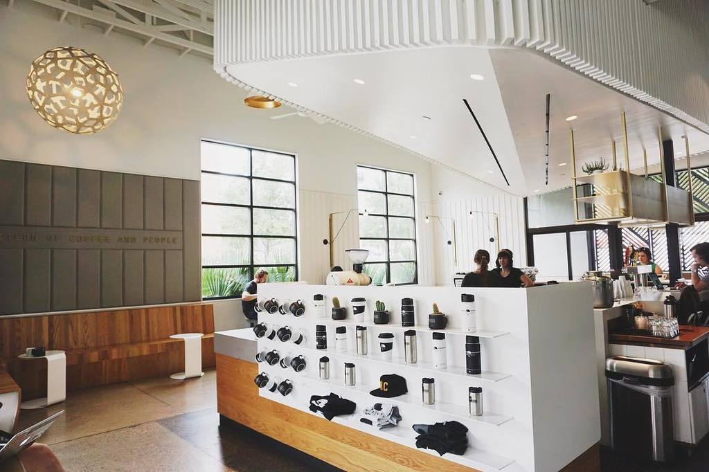 "The pattern of coffee and people" 🎩
-
The quote is imparted on many of @houndstoothcoffee shop walls and coffee g… ift.tt/2vcwOu4