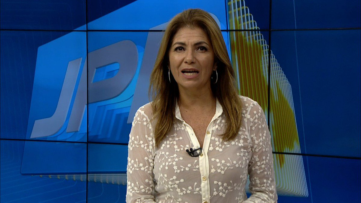 lippalbuquerque's tweet photo. Já já a rainha da tv paraibana entra no ar com o #JPB2  .

#lider #liderabsoluto  #tvcabobranco https://t.co/orKZTAuJyD