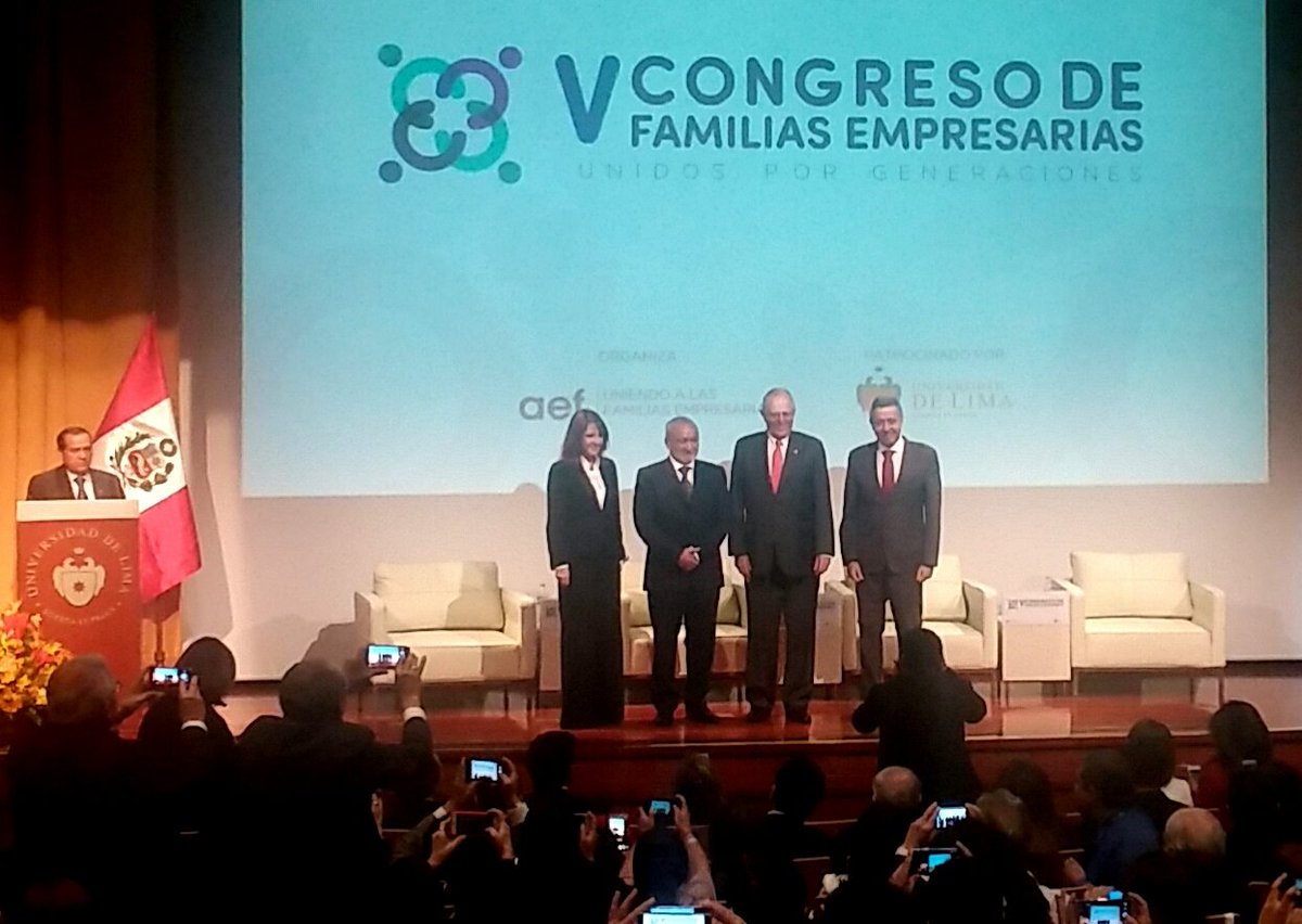 proimage_pe's tweet photo. Pdte. @ppkamigo participa como invitado especial en Congreso Anual AEF Perú en la @udelima. 
Fotos y videos por PROIMAGE. https://t.co/PmAsooqC3a