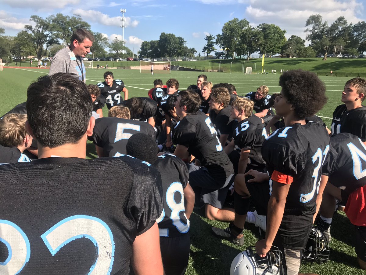 CableDre's tweet photo. Love this group of young men! One week until game time! #beatolathesouth #coachingislife #smefresh🏈 https://t.co/FXGDl0tg0a