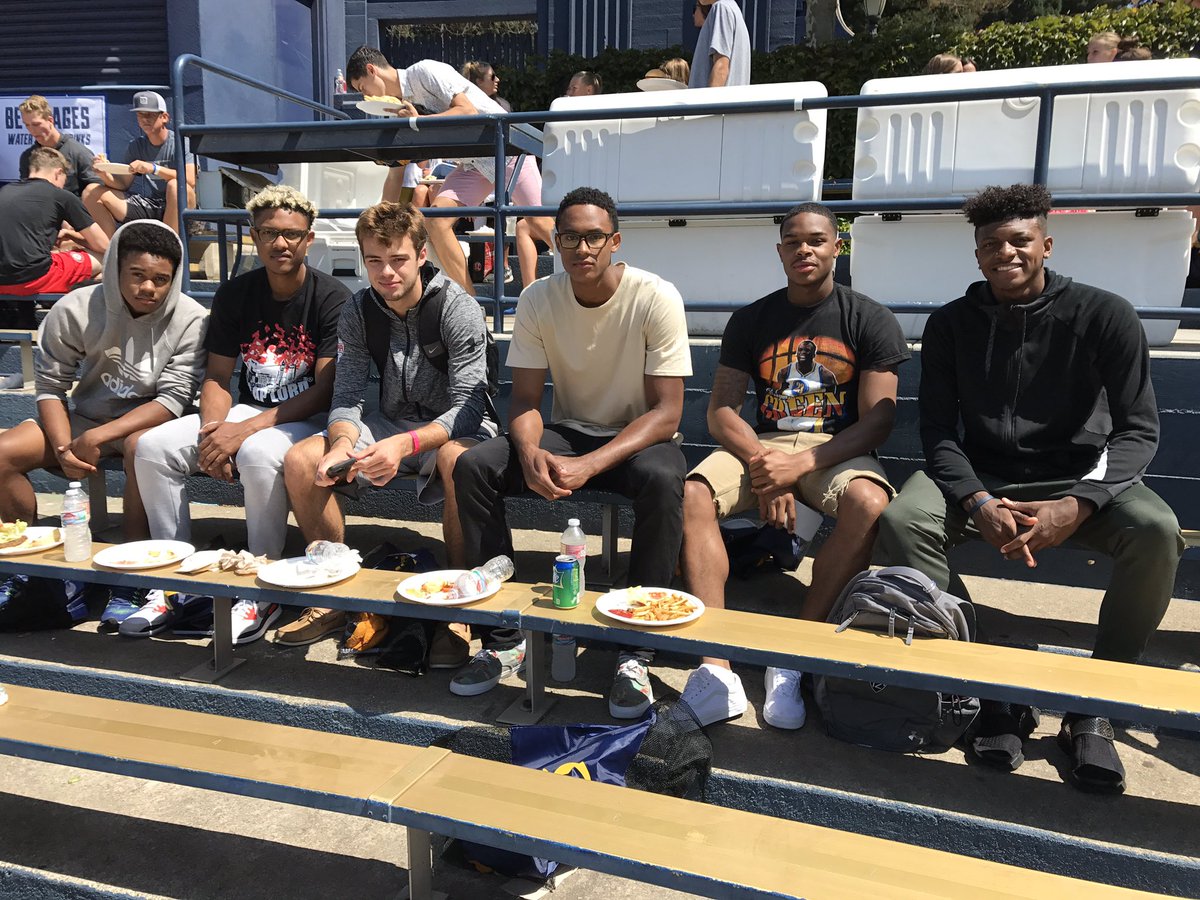 CalMBBall's tweet photo. Best part of the annual @CalAthletics Big C BBQ? 👉 It means we're getting close to hoop season! https://t.co/n15TDbIJV9