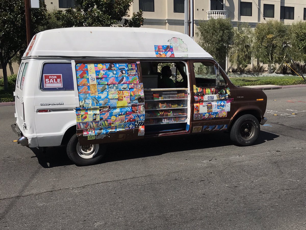 bryanomalley's tweet photo. Totally not sketchy at all. #YouScream #WeScream #WeAllScream https://t.co/YeVs3Jo0FK