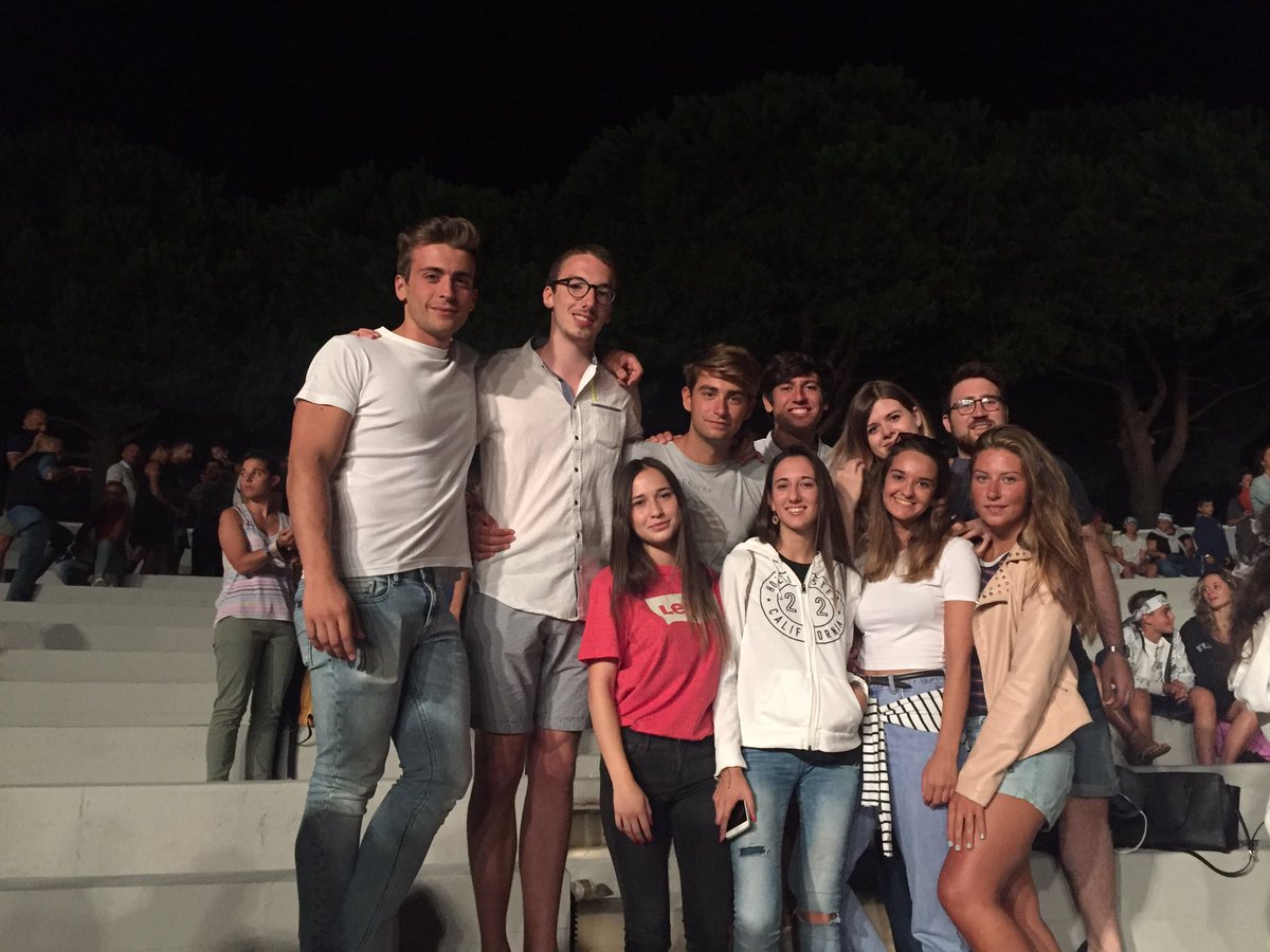 rotaractmg's tweet photo. Una bellissima serata al concerto di Nek insieme al nostro meraviglioso Interact!🔝❤️🎉🎤
#friendship #rotaract #interact #Nek #monfalconegrado https://t.co/lrVwvK6Hrc