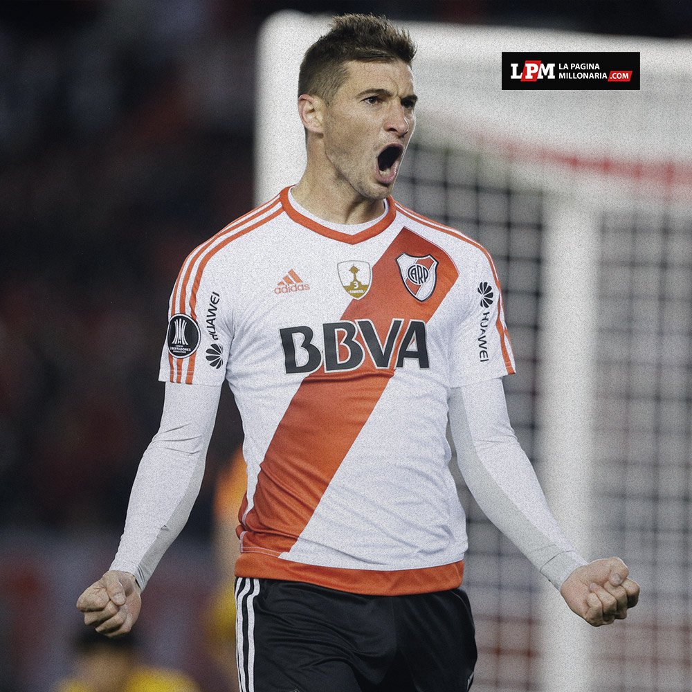 RiverLPM's tweet photo. Dale RT a este Alario de la suerte para que el Pipa se quede en #River a jugar toda la #CopaLibertadores https://t.co/NMPFQ0TKs7 https://t.co/Y5eBDua0rX