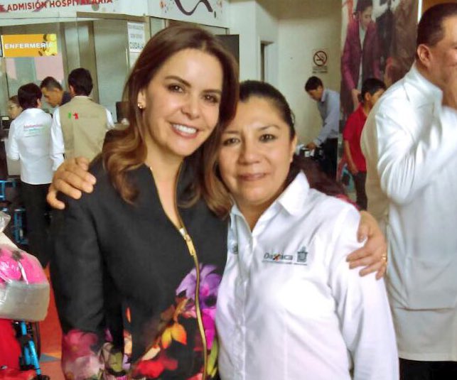 ROCIOJANETT's tweet photo. Un placer coincidir con @LauraBarreraF en la Campaña Nal. de Implantes Cocleares del @DIF_NMX. #Oaxaca participa por 1ra vez. @SSO_GobOax https://t.co/bNn0JYUAjU