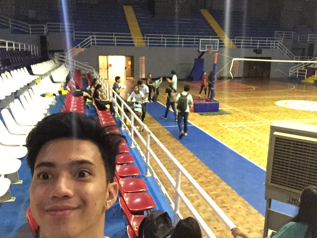 Ravenclawroyals's tweet photo. Rehearsals ❤️ #BELLOforMMBUDC2017 #KESHIAforMMBUDC2017 #ELLAforMMBUDC2017  #JOSHUAforMMBUDC2017 https://t.co/NU7pNlu3fg