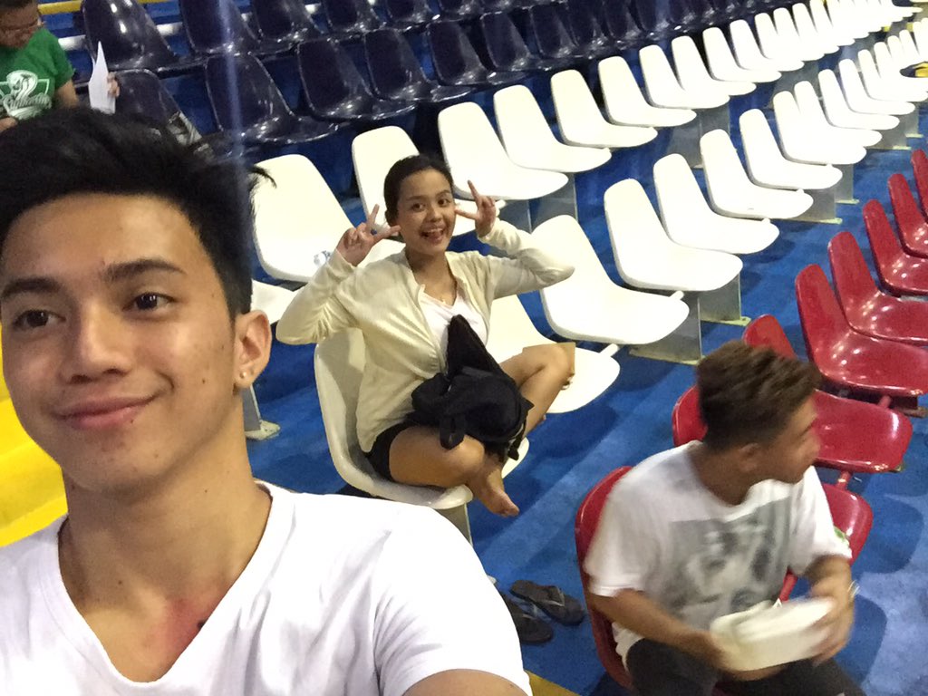 Ravenclawroyals's tweet photo. Rehearsals ❤️ #BELLOforMMBUDC2017 #KESHIAforMMBUDC2017 #ELLAforMMBUDC2017  #JOSHUAforMMBUDC2017 https://t.co/NU7pNlu3fg