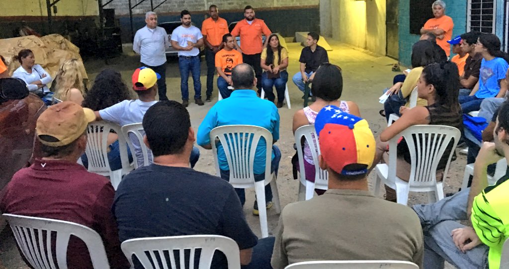 DesiBarboza's tweet photo. Desde Lagunillas nos seguimos organizando para continuar la lucha por el rescate de la libertad y la democracia del Zulia y de Venezuela. https://t.co/r8SCPbx9mK