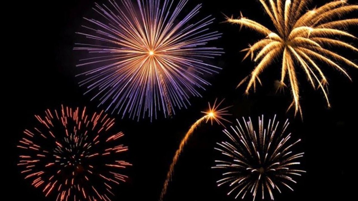 TwenteEvent's tweet photo. W O E N S D A G openingsavond Twente Ballooning met vuurwerk. De weersvooruitzichten voor morgen zijn geweldig... U komt toch ook? https://t.co/16SkDMP9VZ