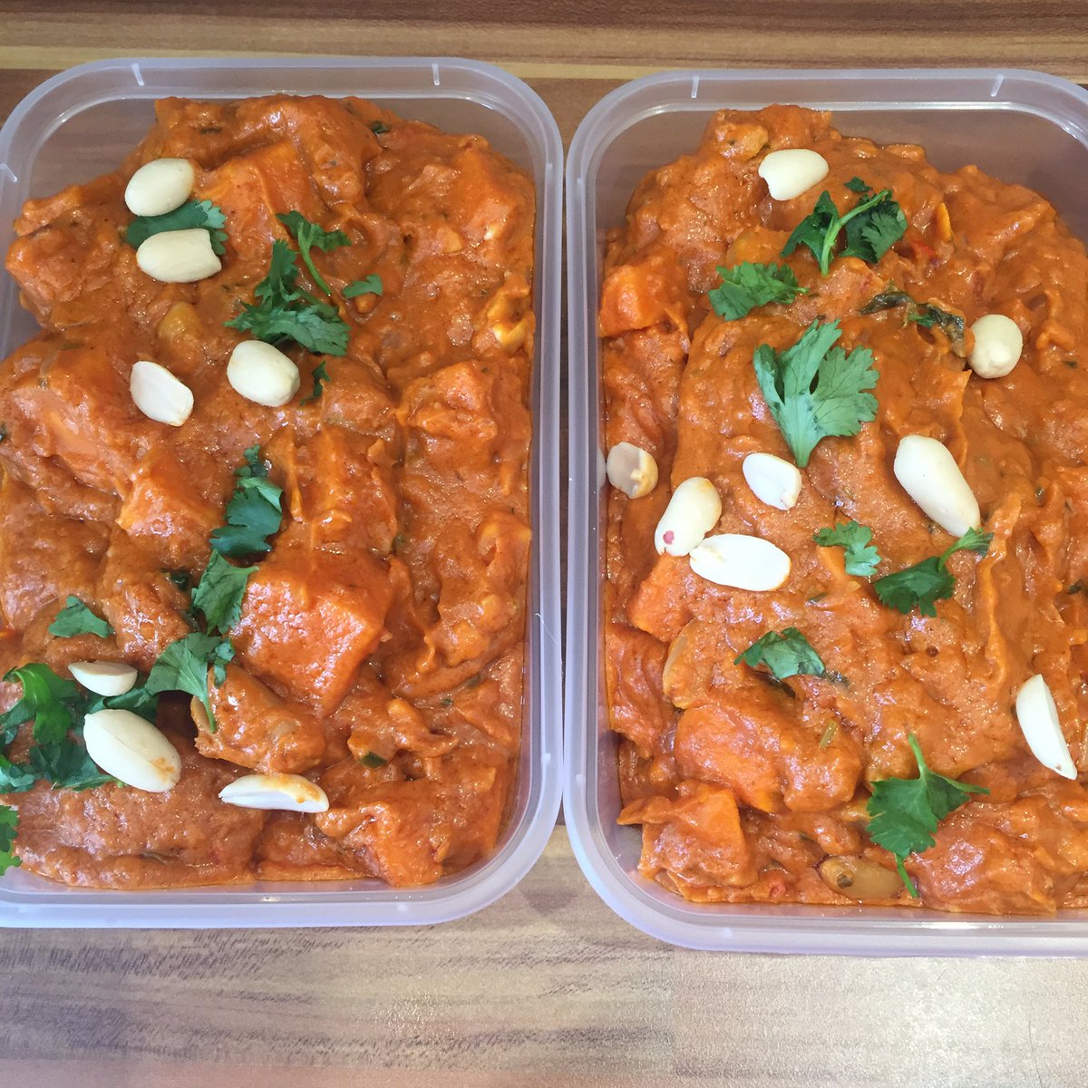 KitchenPembs's tweet image. Did someone say Vegan? All day was vegan day today... #Vegan #Pembrokeshire #wales #eatclean #trustme