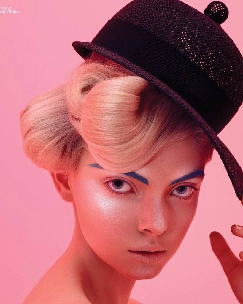 Modern muse by the talented @luciedoughty from @straightpinla ift.tt/2wworxJ