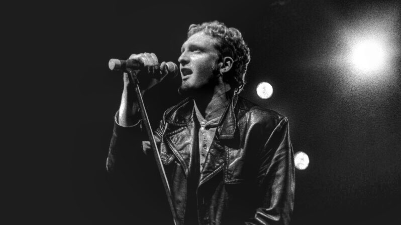 Happy Birthday to the late great frontman Layne Staley  