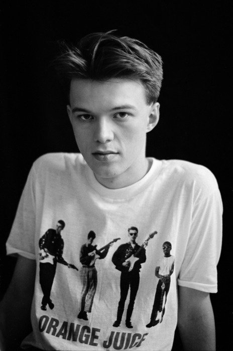 Happy Birthday Edwyn Collins 

Orange Juice - Rip it Up 

 