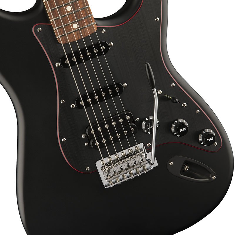 黒×赤！フェンダーからエレガントなストラトキャスター登場！Fender