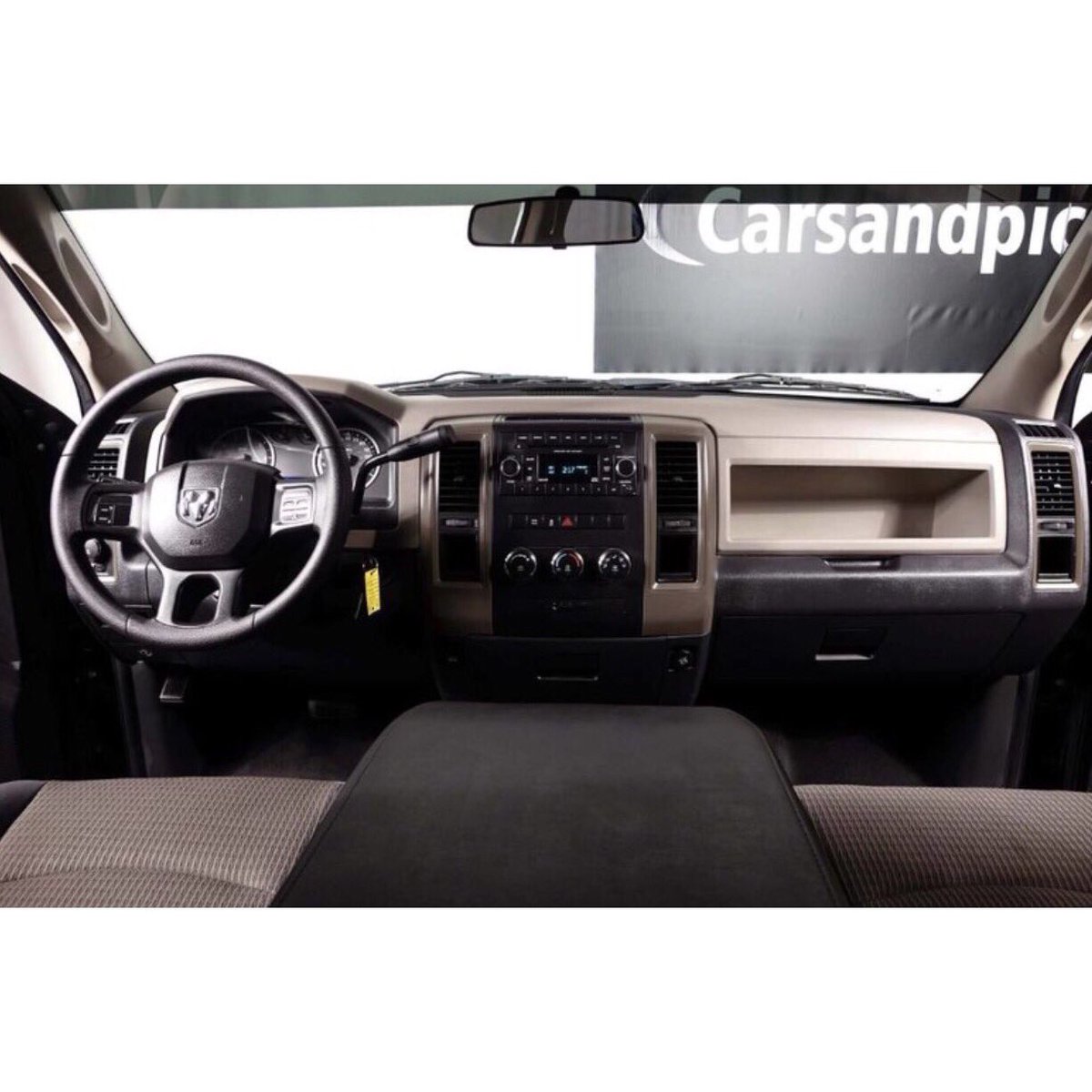 carsandpickups's tweet photo. ๐ฅFOR SALE๐ฅ
-2012 Dodge Ram 1500 Express with a #cleancarfax, a #hemi, and #dualexhaust
#towpackage #customperformance #dualpurpose https://t.co/PgSBB2JsP3