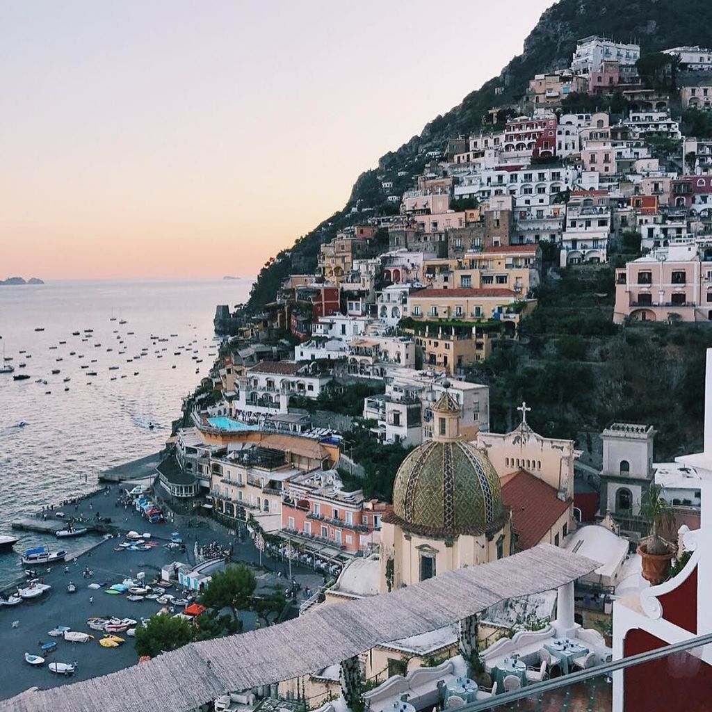 ShowMeYourMumu's tweet photo. Positano dreaming ✨ https://t.co/obIuWcTCFG https://t.co/u9mEAR8xbu