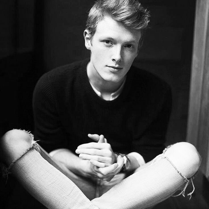 ▪Si no estáis en las malas, en las buenas sobráis.▪