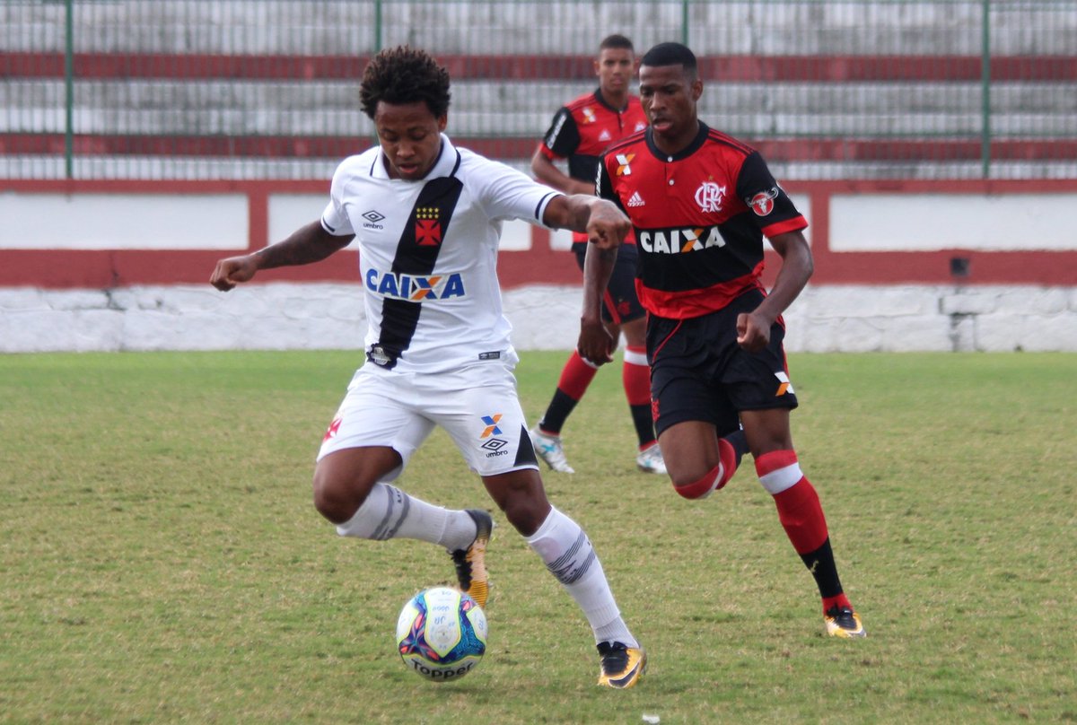 VascodaGama's tweet photo. Decisão do Carioca sub-20! Vasco leva vantagem do empate contra o flamengo, amanhã, às 10h. #RaizÉSerVasco
https://t.co/bBgLVBMnfQ https://t.co/qpQiiEOusm