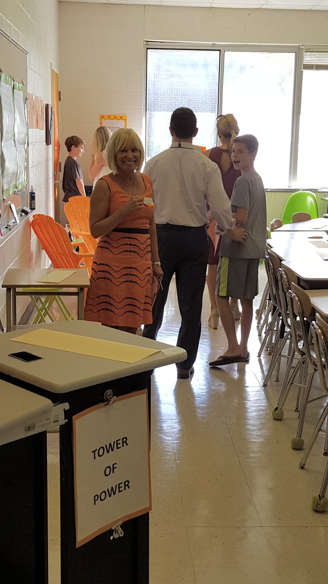 MyrtleGroveMS's tweet photo. Some of our 7th grade teachers making families feel welcome! #MGgators @BlissCyndy @kristine_branch @robhar72 https://t.co/ZAz8Ovl1J1