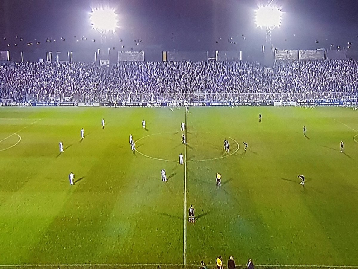 radiolared's tweet photo. #CopaSudamericana ENTRETIEMPO #AtTuc 1-0 #Independiente con @pipinovellook @elcocoramon @Mati_Martinez | Disfruta https://t.co/XN2tD7OIJD https://t.co/JxfLHLzYpU