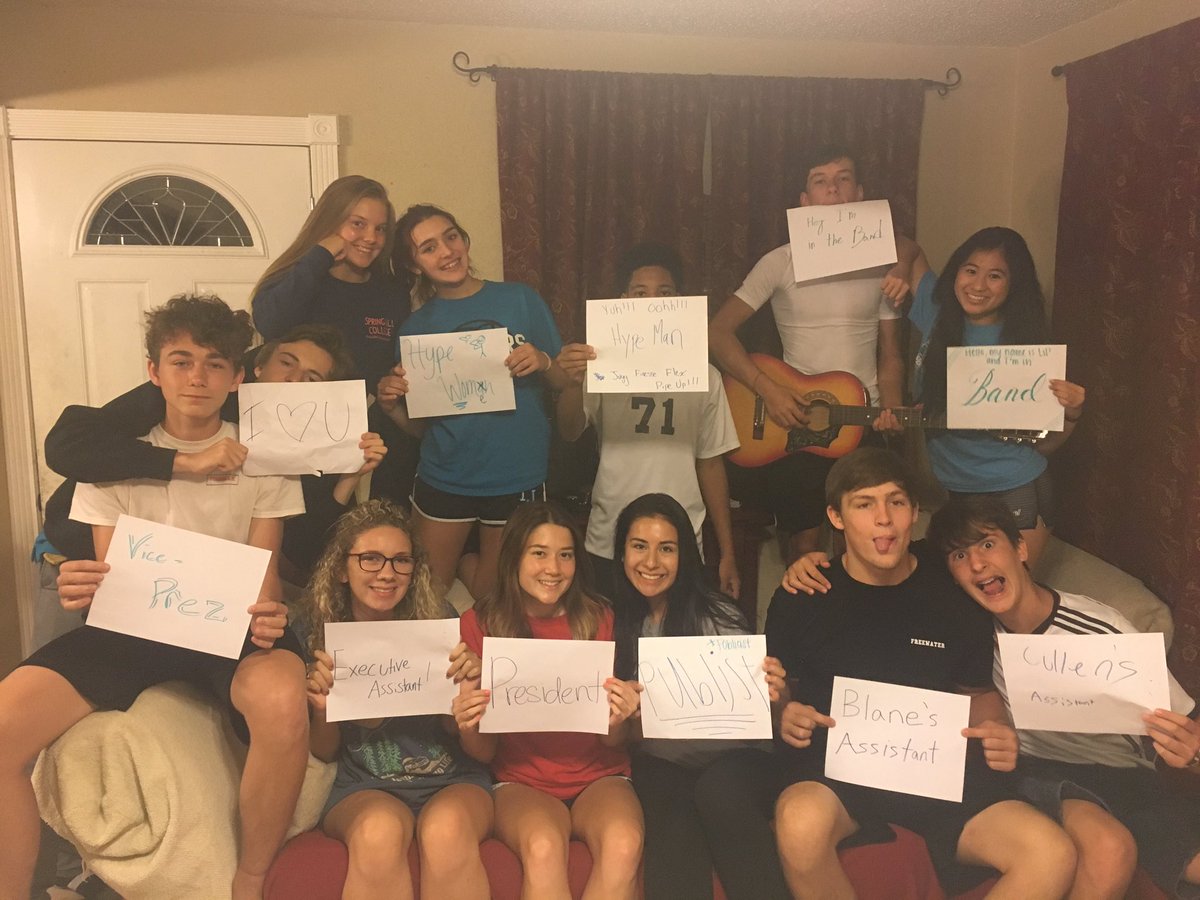 TJHSYoungLife's tweet photo. YL officers kicking off the year!!! 🎉 https://t.co/2jO0egoPkF