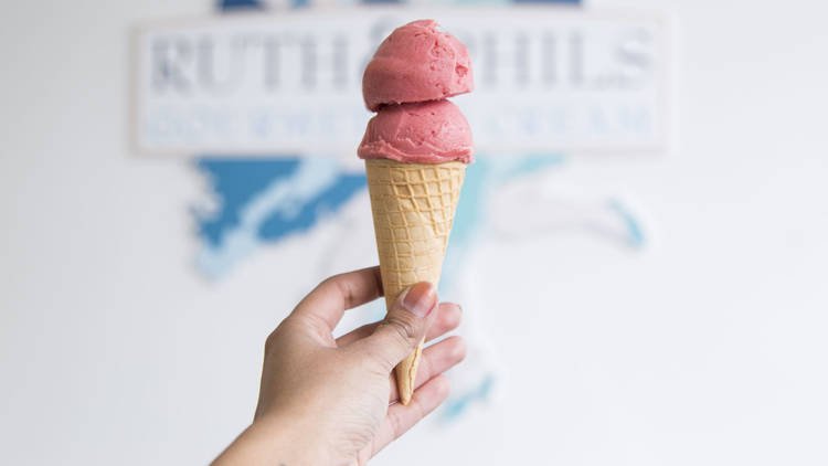 TimeOutChicago's tweet photo. Our guide to the best ice cream shops in Chicago https://t.co/WvmuqtyhHI https://t.co/fMKN8NWkez