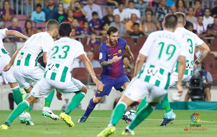 LaLigaEN's tweet photo. Heavy traffic! 🚗🚗🚗🚗🚗 https://t.co/DXiwhKPgU4
