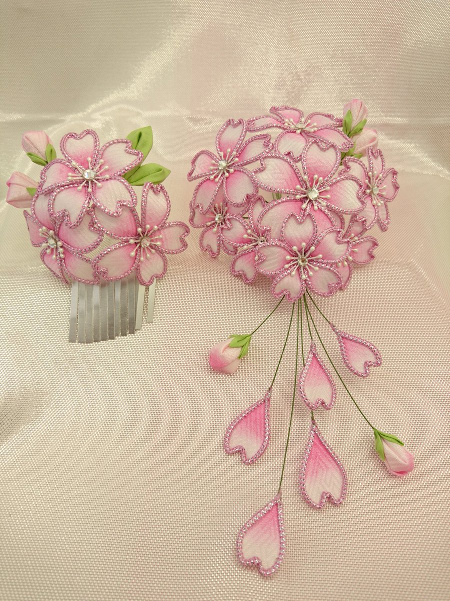 花浅葱 桜尽くし完成 つまみ細工の成分は蕾と葉っぱだけ たまには変わった感じで良いかなっと 七五三に可愛いかなと作り始めたけど このボリュームだと成人式かな つまみ細工 桜 髪飾り 簪 花浅葱 桜尽くし完成 つまみ細工の成分は蕾と葉っぱだけ たまには変わった感じで良いかなっと 七五三に可愛いかなと作り始めたけど このボリュームだと成人式かな つまみ細工 桜 髪飾り 簪