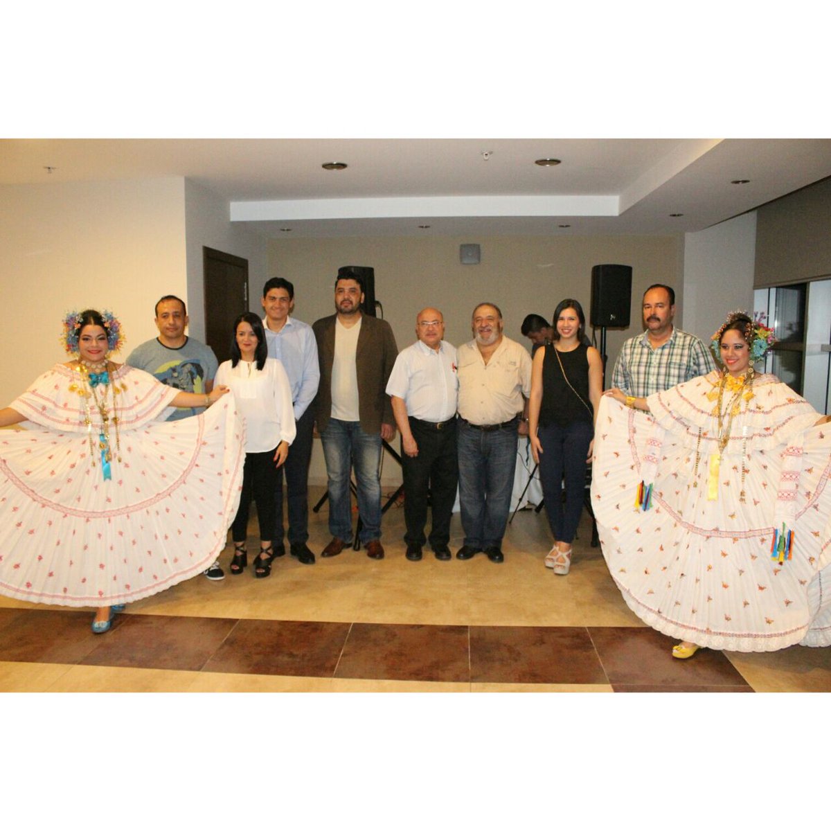 GrisellEspinosa's tweet photo. Coctel de recibimiento a delegados internacionales que nos acompaña en la #rdn2017 Colombia, Ecuador, Guatemala, Perú, China y Costa Rica. https://t.co/IeCylEgz14