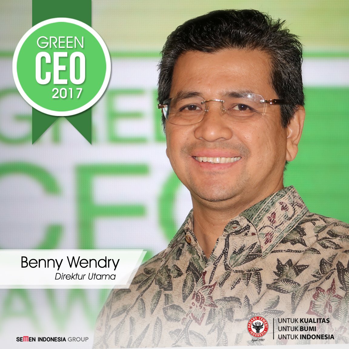 SemenPadang1910's tweet photo. Dirut Kami Bpk. Benny Wendry dinobatkan sebagai Green CEO 2017 oleh Warta Ekonomi. Selengkapnya-> https://t.co/M72acz69vh #SemenPadang https://t.co/1RNdYuSCXa