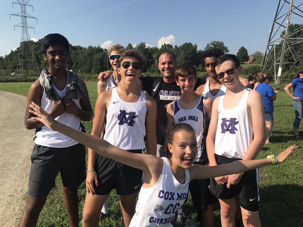 AndreaConnick's tweet photo. Great first meet for Cox Mill XC ⚡️⚡️⚡️ https://t.co/8aseKhZdR9
