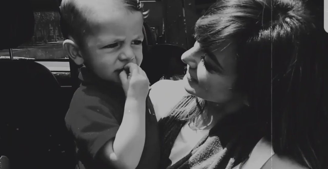 gibs_iralys's tweet photo. Como se Supera esto Que Belleza #Silvnavarro Y su #Guapo #León Morí de #Amor #León👶en Clases de #Karate waoo😱😱😍😍💞Me Enamore de ellos https://t.co/BB34iUh3cx