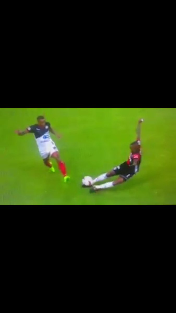 Hoy en día esto es expulsión en el futbol mexicano <a href="/atlasfc/">Atlas FC</a> <a href="/LobosBuapMX/">Lobos BUAP Oficial</a> <a href="/LIGABancomerMX/">LIGA MX unofficial🚫</a> @apbcarter