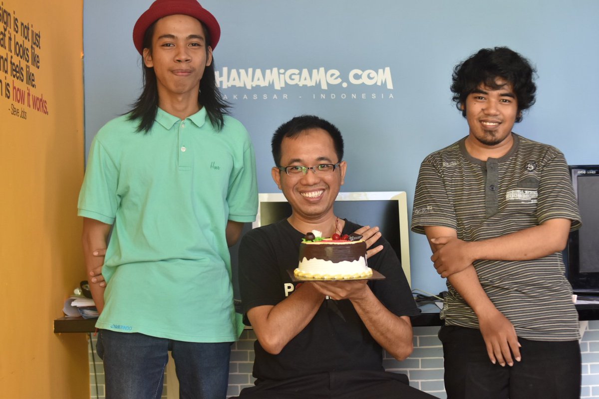 hanamigame's tweet photo. Second year,  second cake.. #hanamigame #indiedev #anniversary #gamedev #indonesiagame #indiegamedev https://t.co/bMx7agweyB
