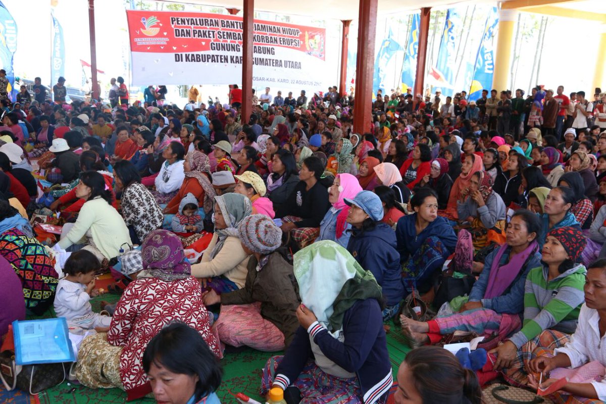 Selain itu jg pemberian 1.011 paket sembako utk penghuni hunian tetap Siosar &amp; penerima jaminan hidup dari Ds Kutarayat Rp 202.200.000