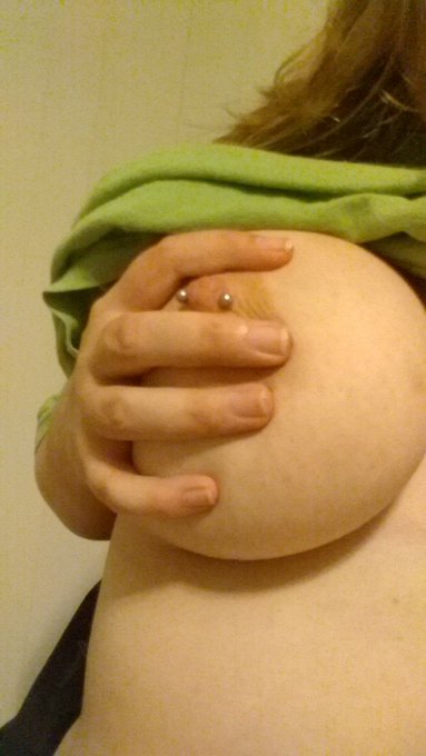 #tittytuesday https://t.co/lz4V2W1TFw<a href="/tag/tittytuesday"class="tags">#tittytuesday</a>