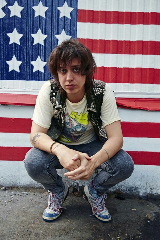 Happy Birthday Julian Casablancas 

The Strokes - Someday 

 