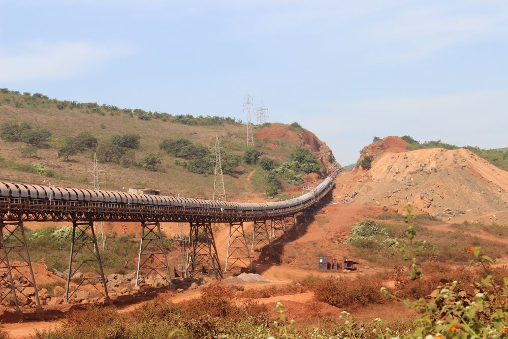 Adivasis forbidden from accessing the top of the Baphlimali in Odisha's UAIL project area @Chicu_l <a href="/SpwdWastelands/">SPWD</a>
bit.ly/2veSHJg