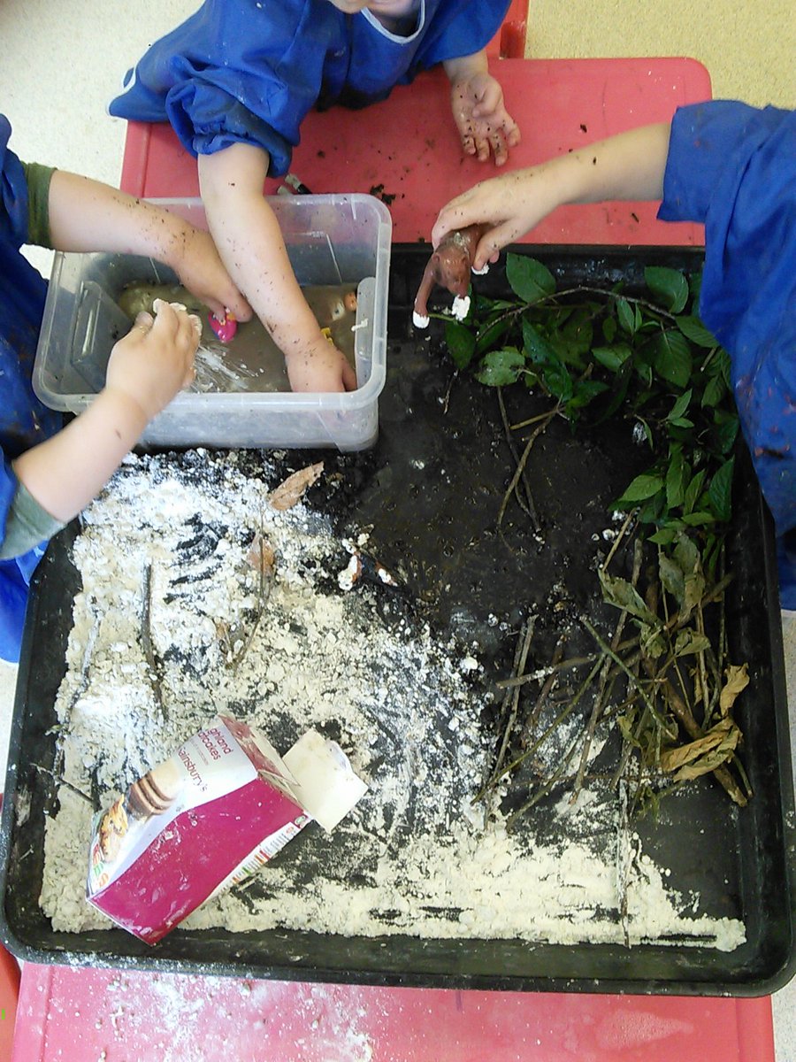 snapbroadwood's tweet photo. Toddlers explored the bear hunt sensory tray after listening to the bear hunt story! #sensory #exploreandplay #communicationandlanguage https://t.co/wQZU96PdlJ