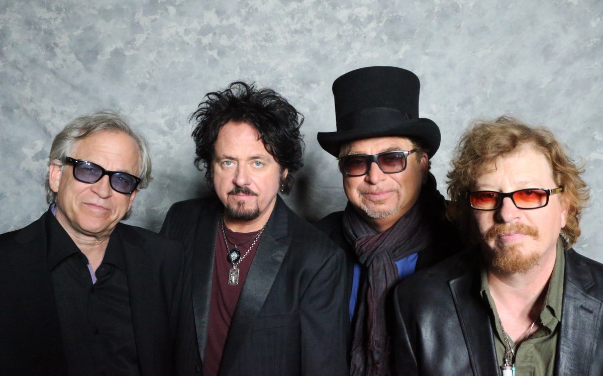 pixelmkd's tweet image. TOTO доаѓаат во Скопје
pixel.mk/zabava/muzika/…