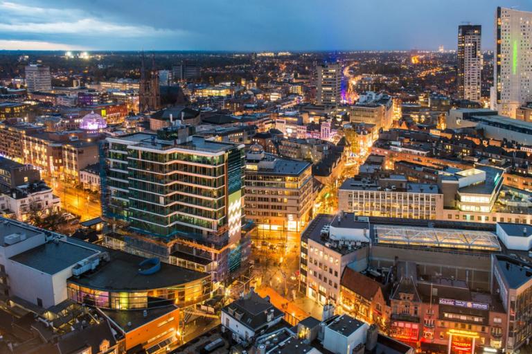 In omvang van land &amp; inwoners, disruptive innovaties én ondernemerschap steekt Nederland SiliconValley naar de kroon e52.nl/waarom-nederla…
