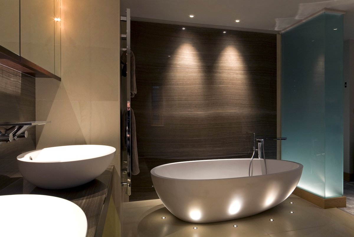 thebestled's tweet photo. Y si iluminas tu #baño con #luces #led dicroicas? Como siempre, los mejores precios en thebestled.es #led #iluminacion #pasatealled https://t.co/61Ryg406Er