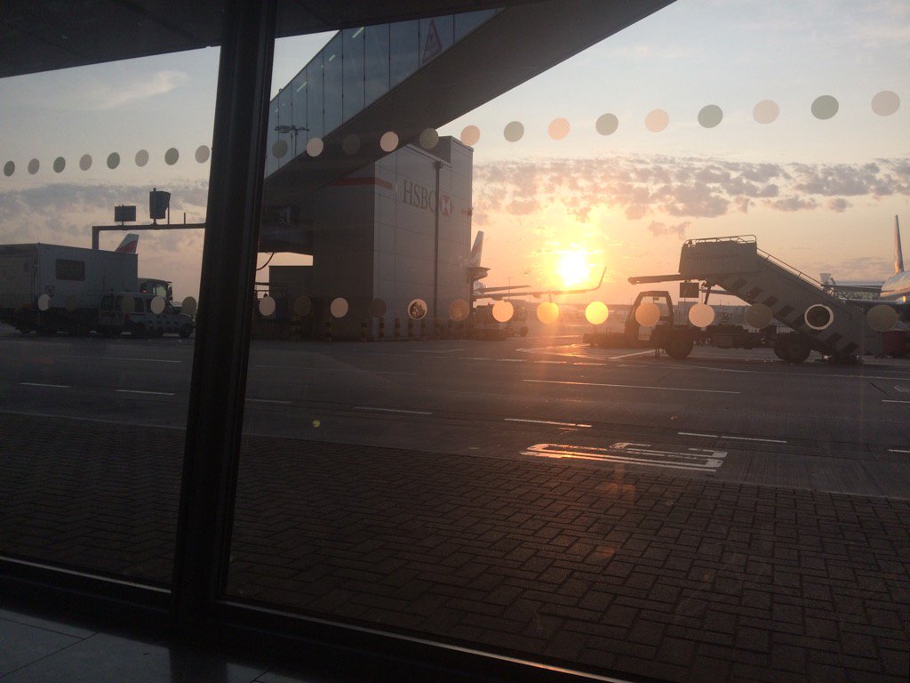 NJS_2012's tweet photo. A beautiful morning in airport land. https://t.co/D0Mqko1Nl5