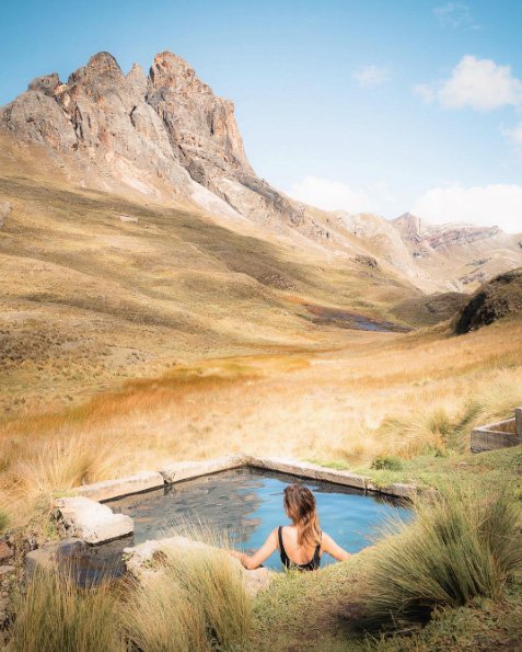 PinstoKill's tweet photo. A bath in the middle of nowhere. 😍Cordillera Huayhuash, Peru. With @jess.wandering. Photo by @everchanginghorizon #peru  #travel #wanderlust https://t.co/e6ePxwDNbD