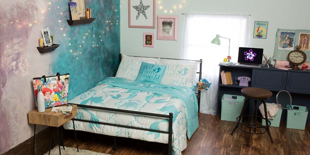 Calling all pop culture fans: @BoxLunchgifts is here! For every $10 you spend, BoxLunch helps provides a meal to a person in need.