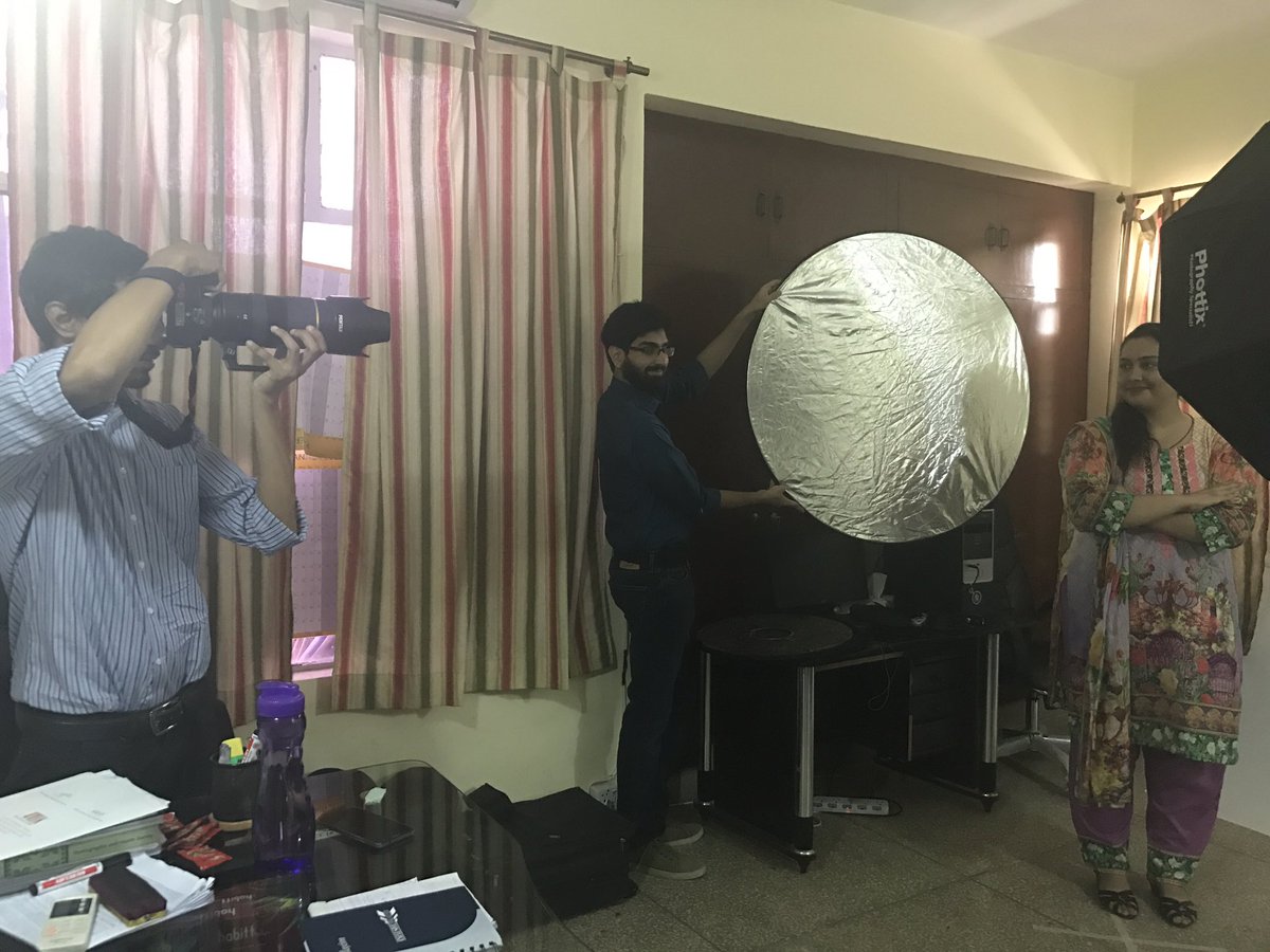AHKRCofficial's tweet photo. #BTS from our Team Photoshoot being conducted by @shsalmannasir #AHKRC #Corporateheadshots https://t.co/UdUc7GbE8O